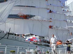 帆を広げた日本丸(12k) 