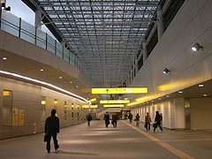 横浜駅東地下通路(12k) 
